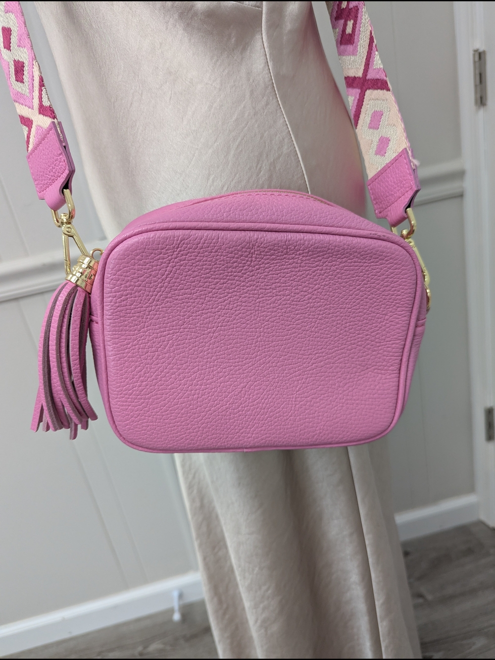 Borse In Pelle  Stylish Pink Crossbody, made In Italy,Bag with Tassel